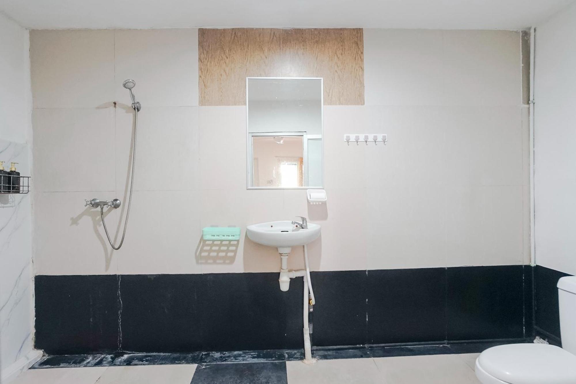 ホテル Kos 168 Jimbaran エクステリア 写真