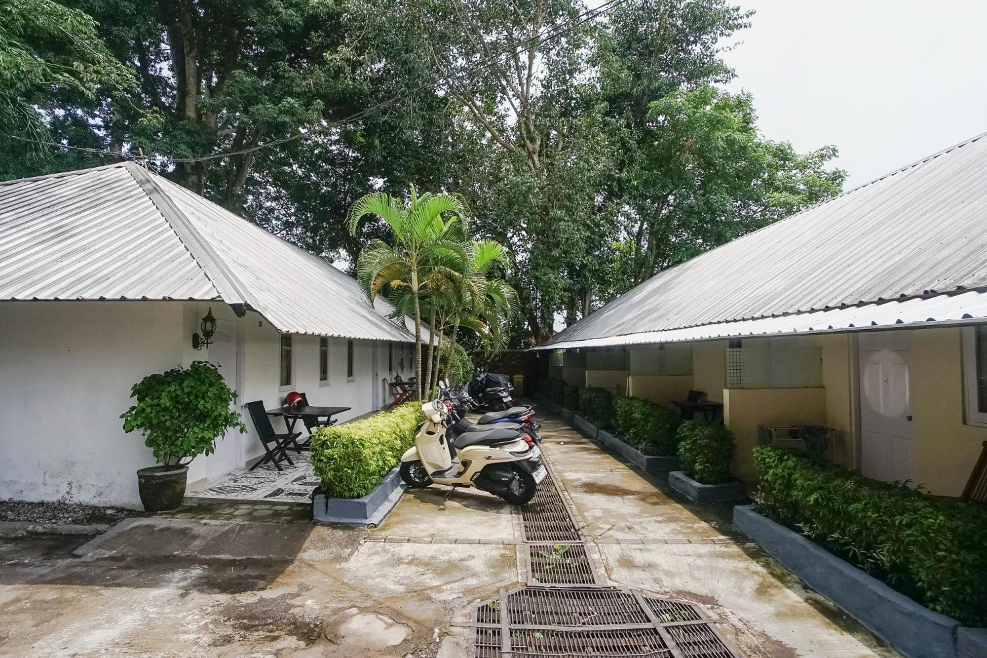ホテル Kos 168 Jimbaran エクステリア 写真